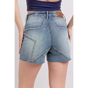 NWT Judy Blue High Waist Star Seam Detail Denim Shorts, Stretchy, So Cute!